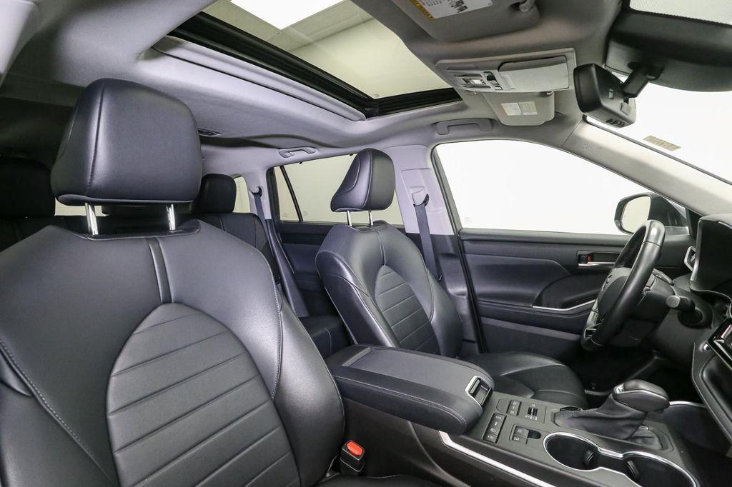 used 2021 Toyota Highlander car, priced at $30,999