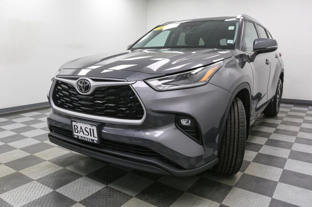 used 2021 Toyota Highlander car, priced at $30,999