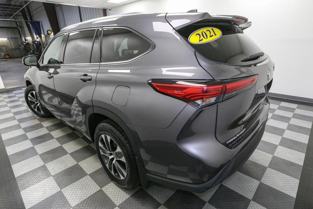 used 2021 Toyota Highlander car, priced at $30,999