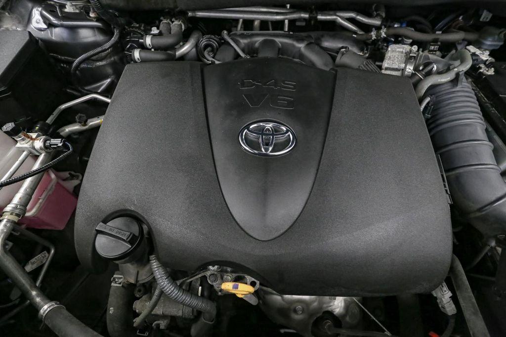 used 2021 Toyota Highlander car, priced at $30,999