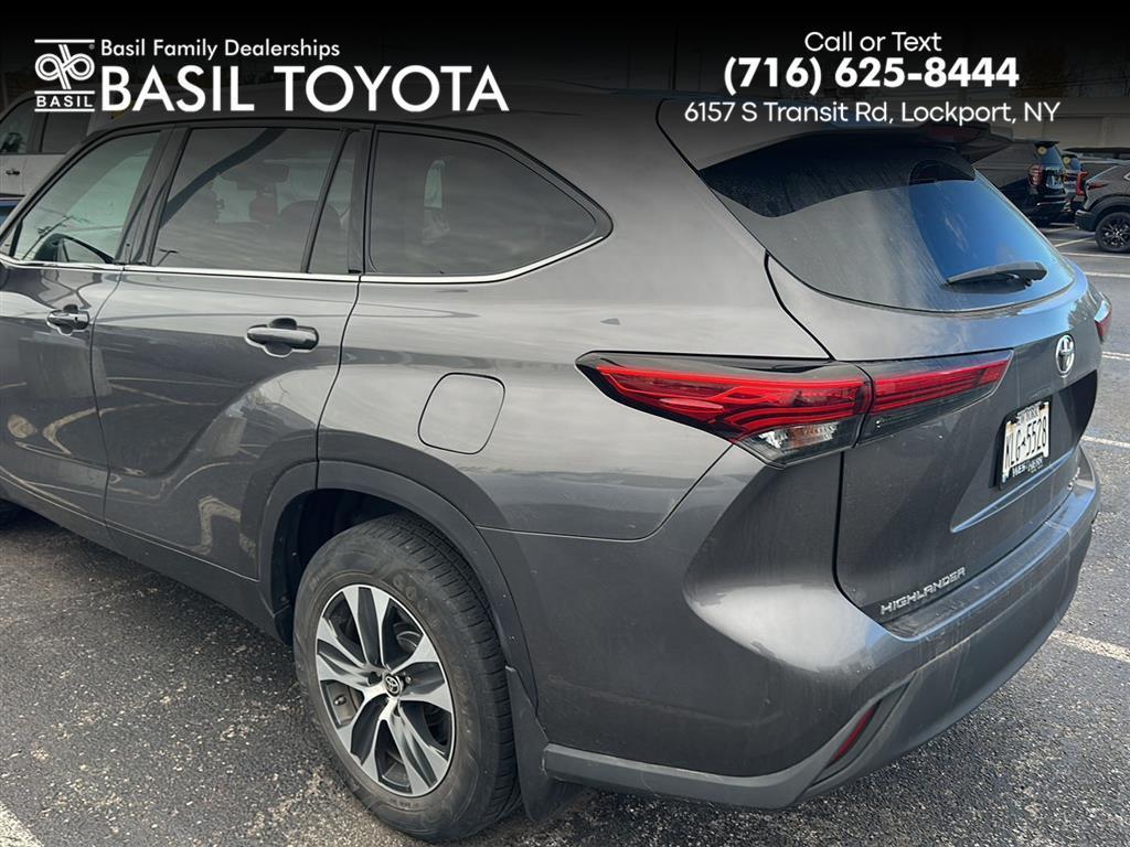 used 2021 Toyota Highlander car