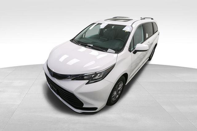 new 2025 Toyota Sienna car