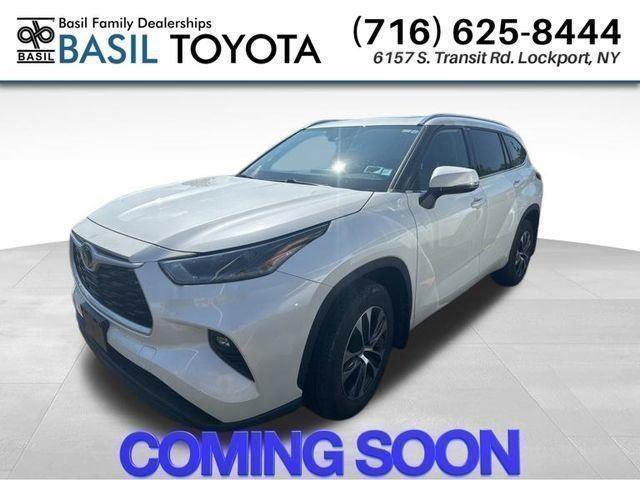 used 2021 Toyota Highlander car