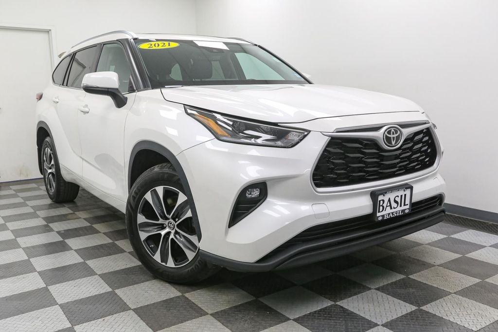 used 2021 Toyota Highlander car