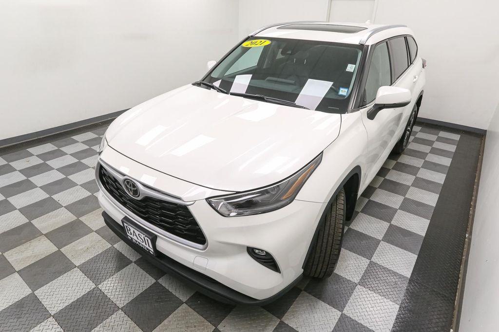used 2021 Toyota Highlander car