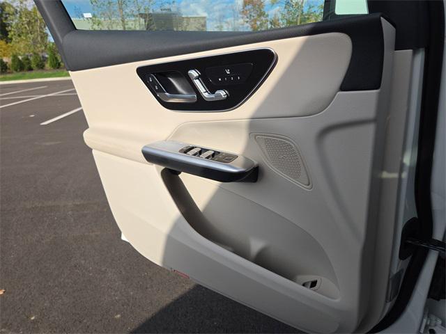 new 2026 Mercedes-Benz GLC 300 car