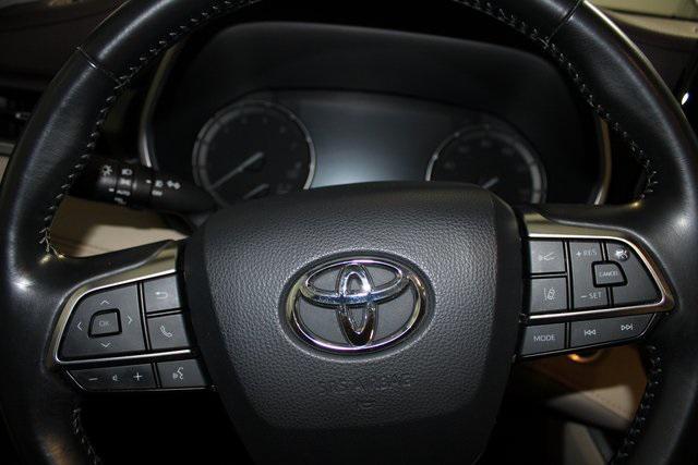 used 2020 Toyota Highlander car, priced at $29,991