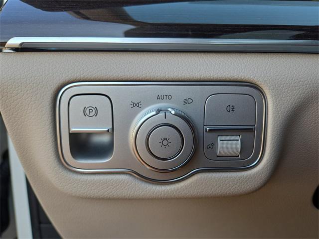 new 2025 Mercedes-Benz GLS 450 car, priced at $105,890