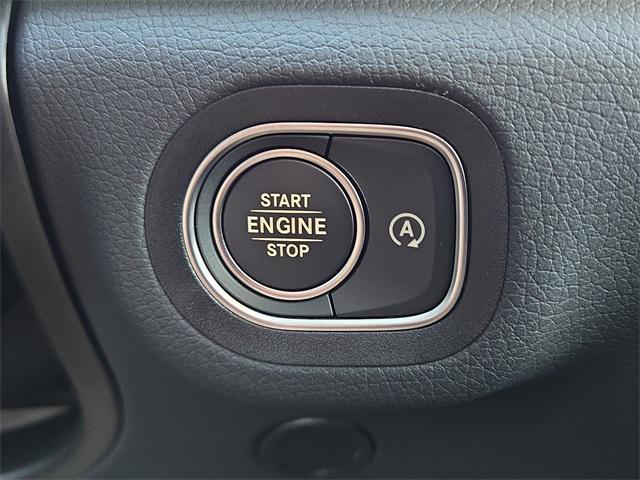 new 2025 Mercedes-Benz GLS 450 car, priced at $101,590
