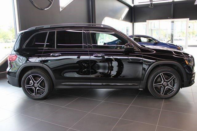 new 2024 Mercedes-Benz GLB 250 car, priced at $56,400