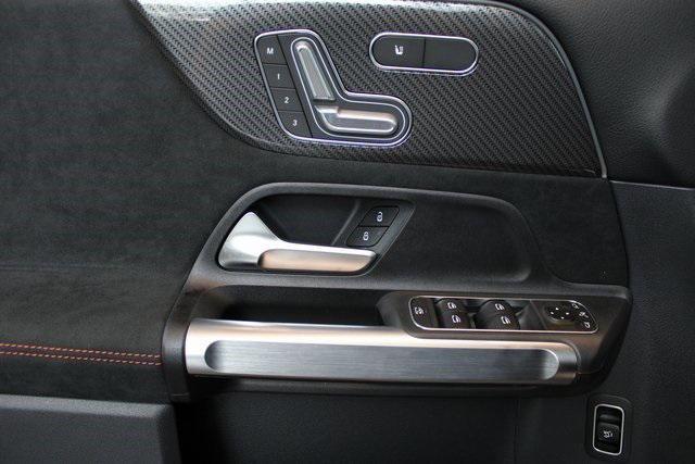 new 2024 Mercedes-Benz GLB 250 car, priced at $56,400