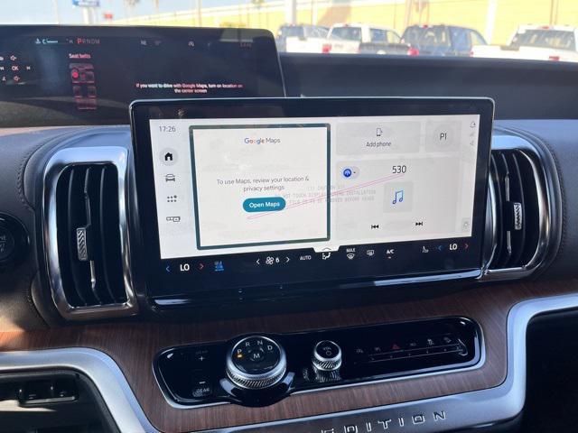 new 2025 Ford Expedition car, priced at $88,335