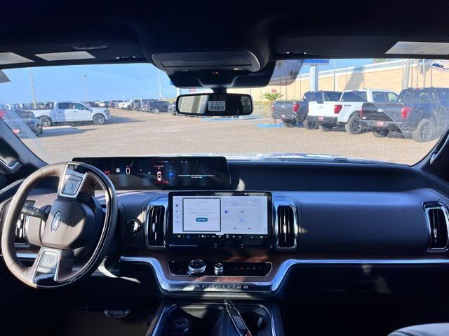 new 2025 Ford Expedition car, priced at $88,335