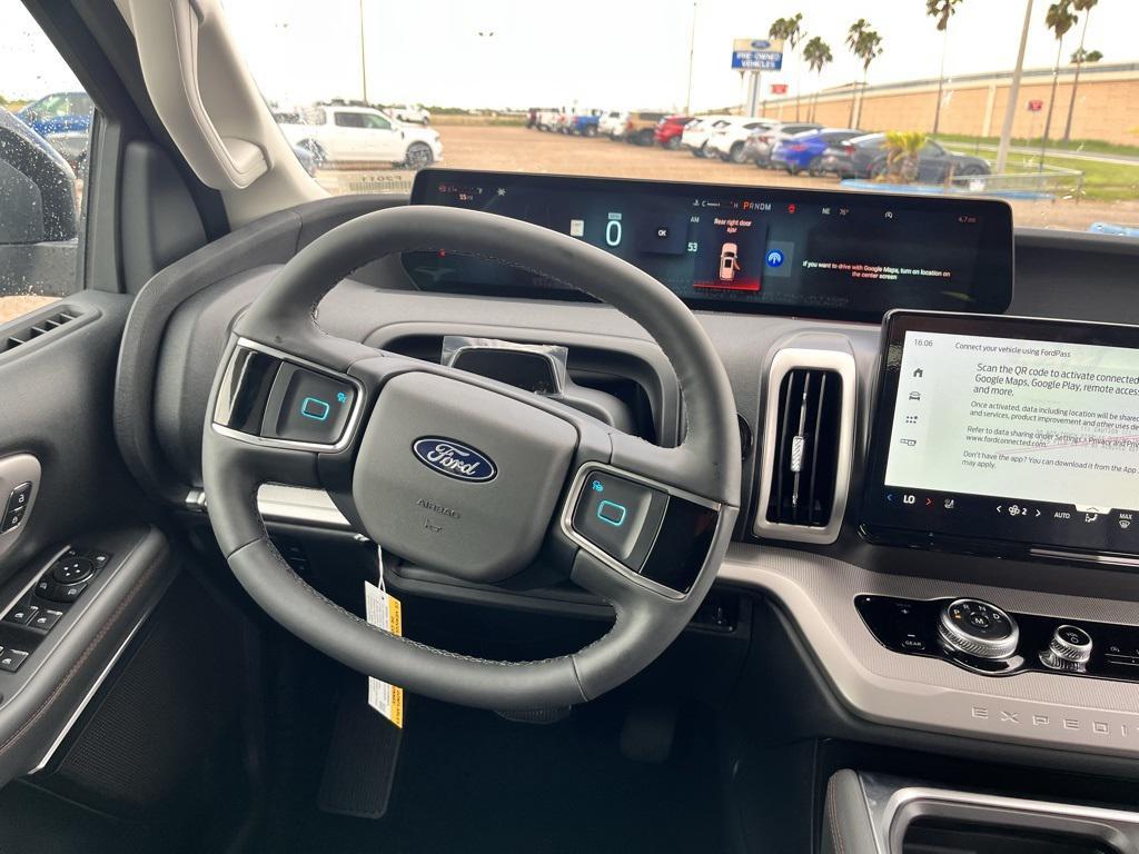 new 2025 Ford Expedition car, priced at $70,665