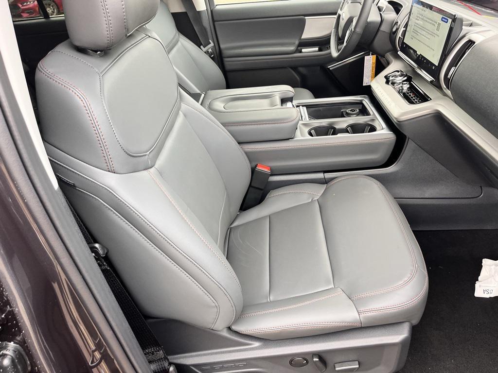 new 2025 Ford Expedition car, priced at $70,665