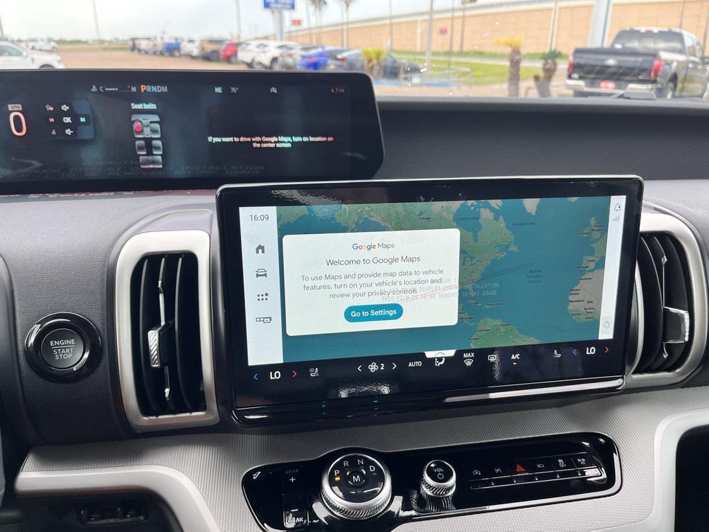 new 2025 Ford Expedition car, priced at $70,665