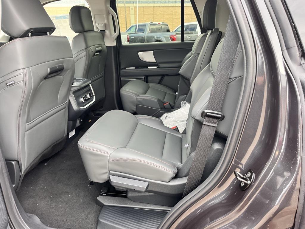 new 2025 Ford Expedition car, priced at $70,665