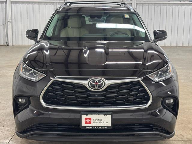 used 2022 Toyota Highlander car, priced at $34,574