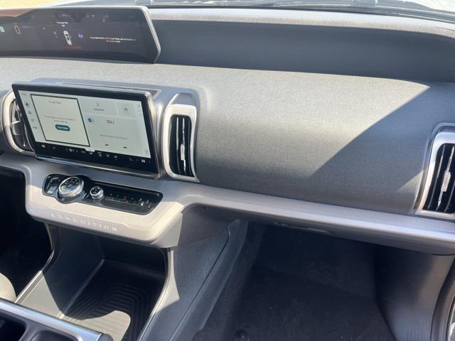 new 2025 Ford Expedition car, priced at $74,580