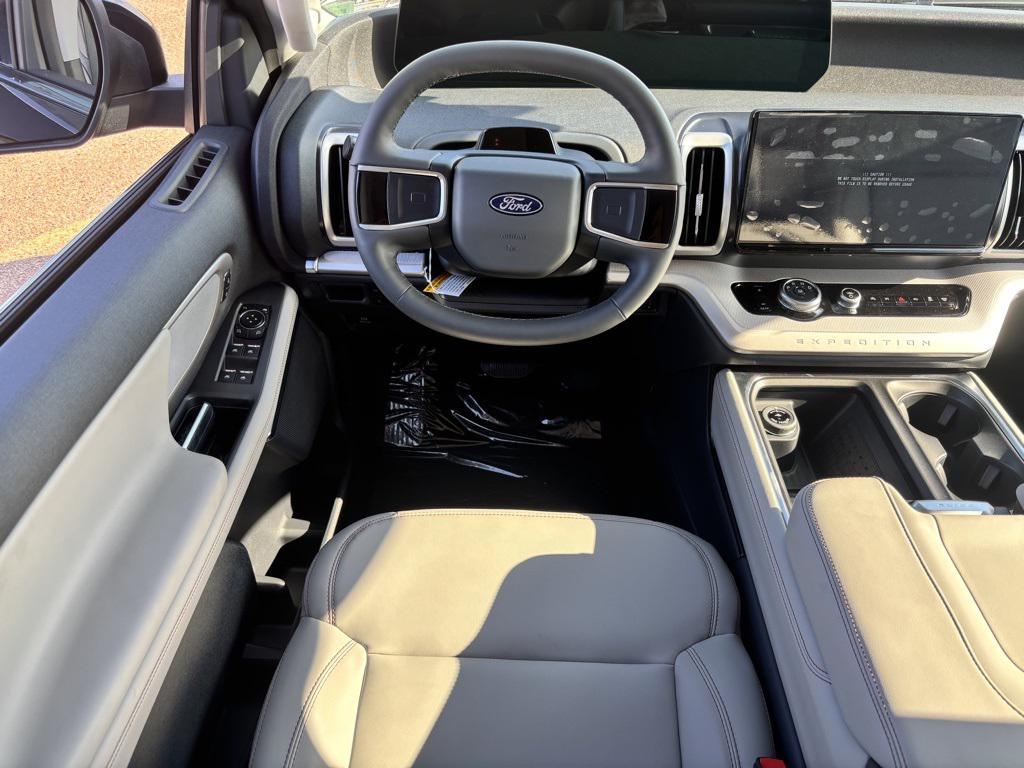 new 2025 Ford Expedition car, priced at $71,080