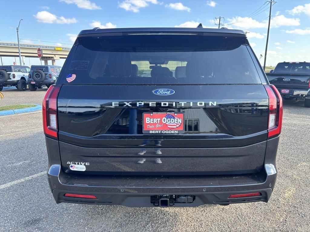 new 2025 Ford Expedition car, priced at $71,080