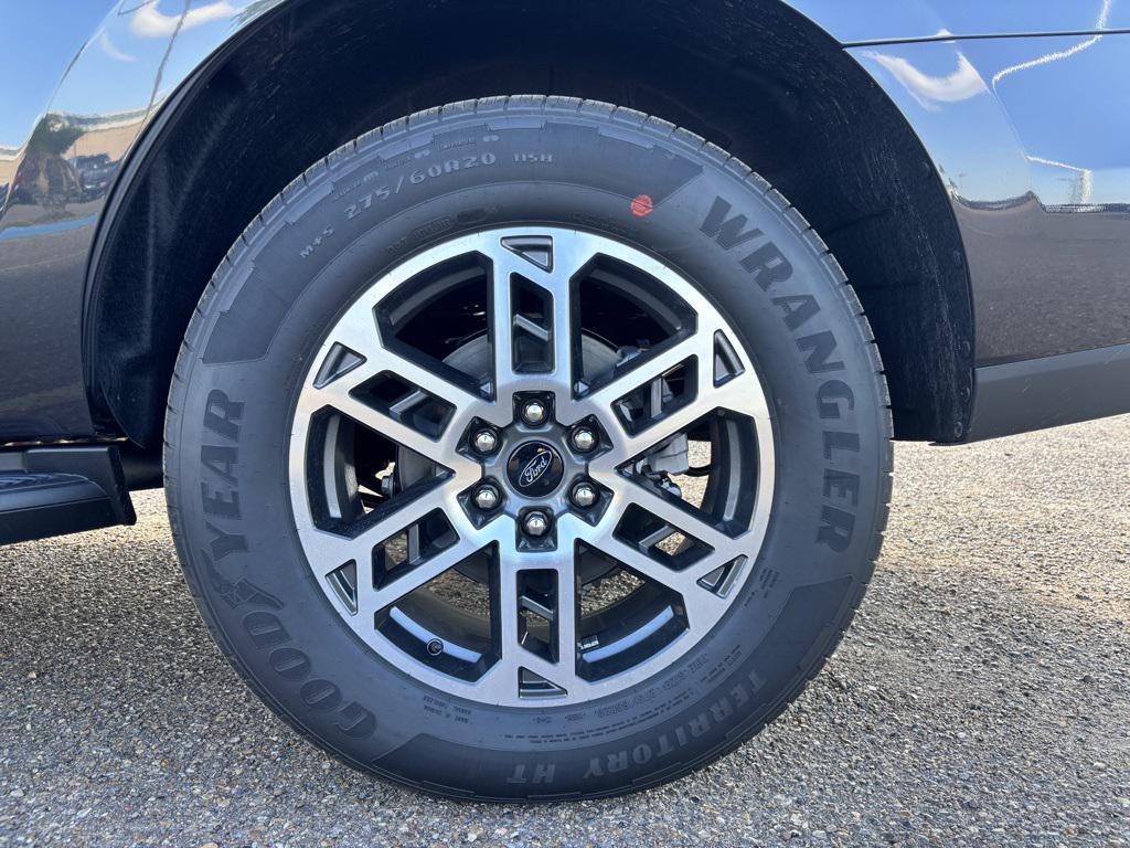 new 2025 Ford Expedition car, priced at $71,080