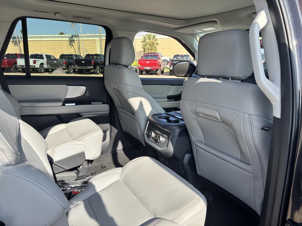 new 2025 Ford Expedition car, priced at $71,080