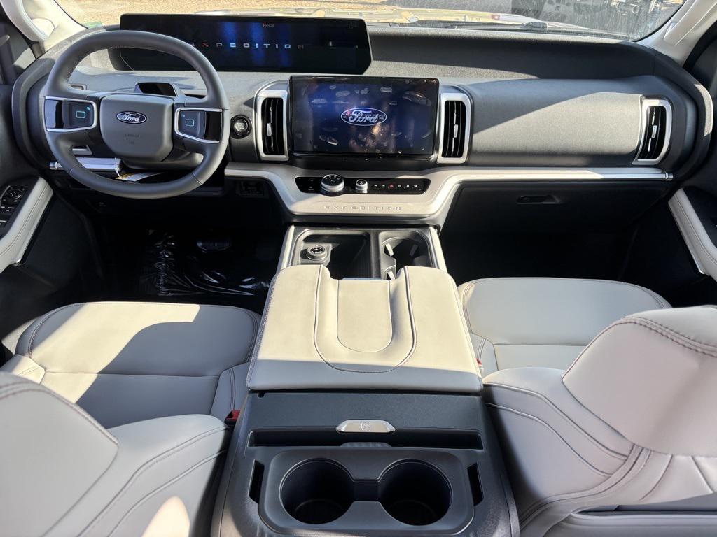 new 2025 Ford Expedition car, priced at $71,080