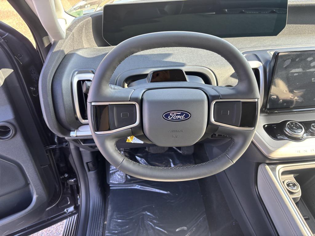 new 2025 Ford Expedition car, priced at $71,080