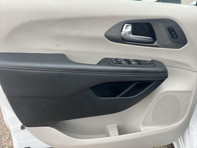used 2023 Chrysler Pacifica car, priced at $25,657