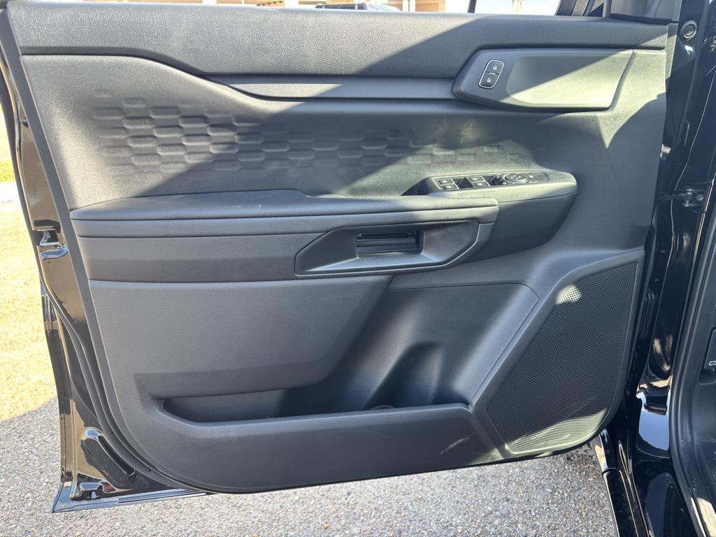 new 2025 Ford Ranger car, priced at $33,925