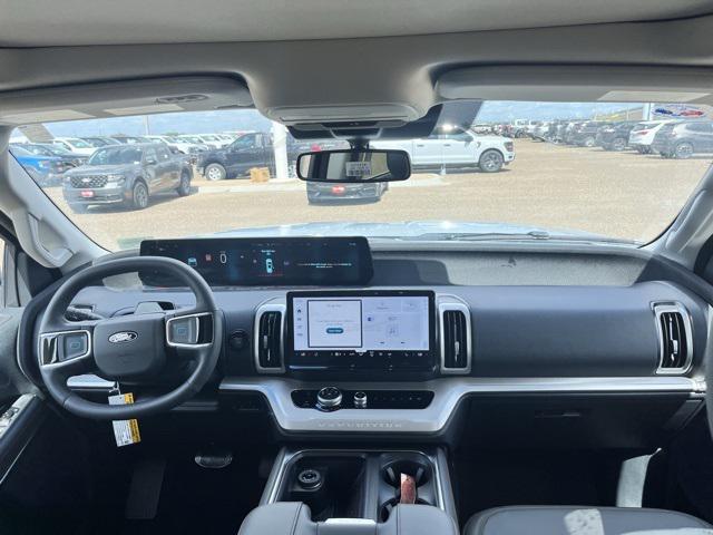 new 2025 Ford Expedition car, priced at $71,740