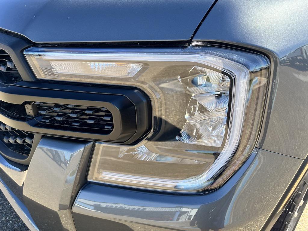 new 2025 Ford Ranger car, priced at $33,925