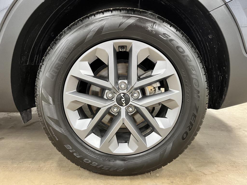 used 2024 Kia Telluride car, priced at $31,114