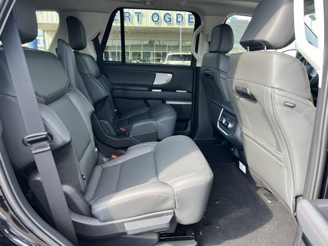 new 2025 Ford Expedition car, priced at $69,840