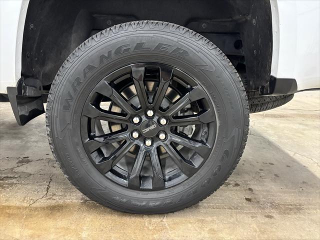 used 2022 GMC Canyon car, priced at $30,702