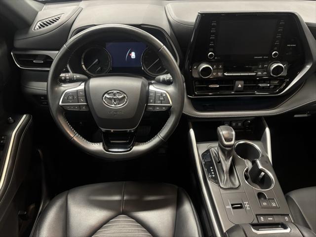 used 2021 Toyota Highlander car, priced at $30,366