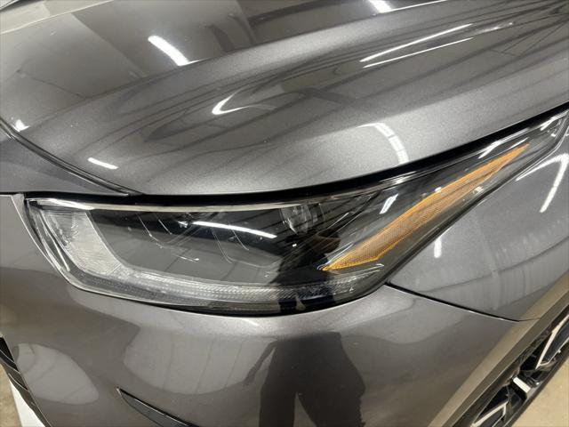 used 2021 Toyota Highlander car, priced at $30,366