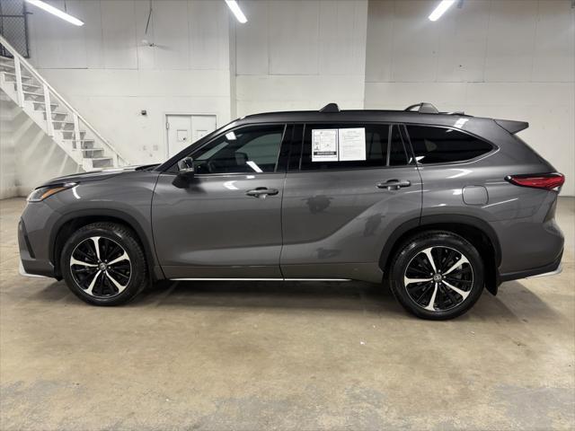 used 2021 Toyota Highlander car, priced at $30,366