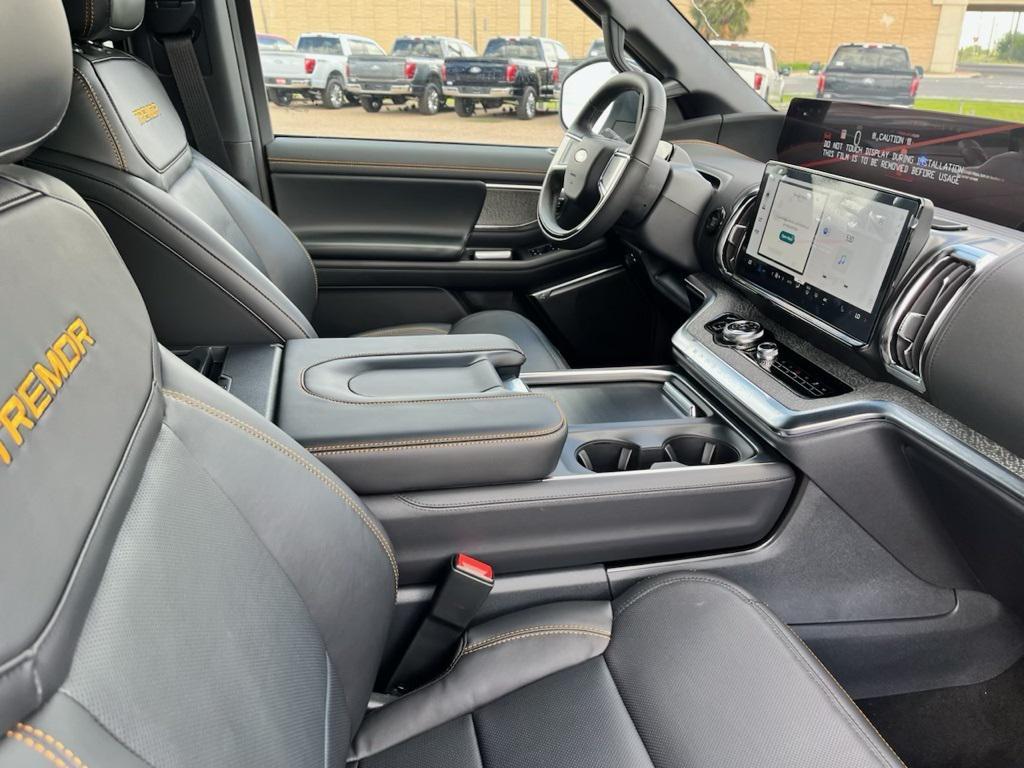 new 2025 Ford Expedition car, priced at $85,135