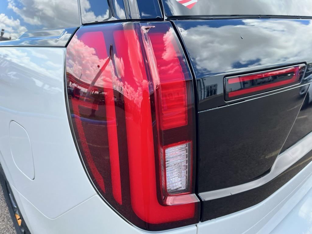 new 2025 Ford Expedition car, priced at $85,135