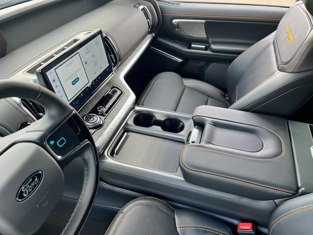 new 2025 Ford Expedition car, priced at $85,135