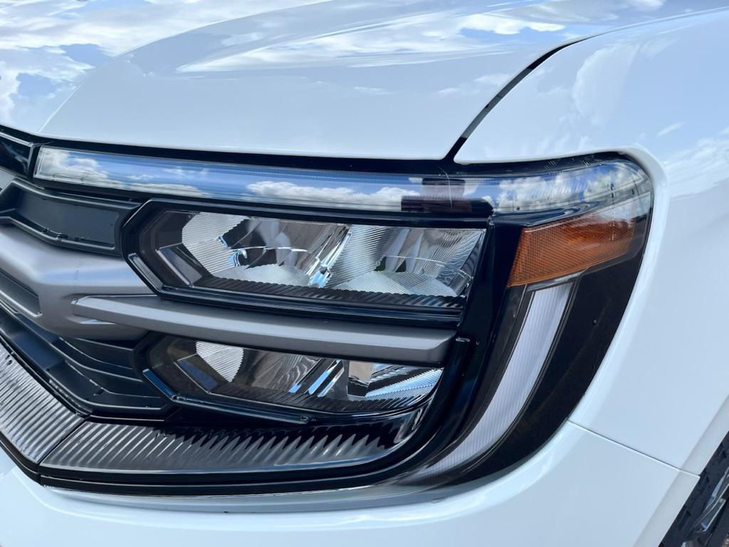 new 2025 Ford Expedition car, priced at $85,135