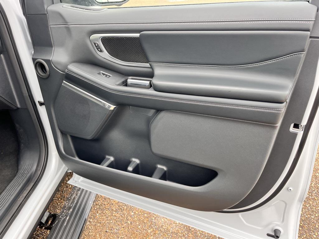 new 2025 Ford Expedition car, priced at $84,730