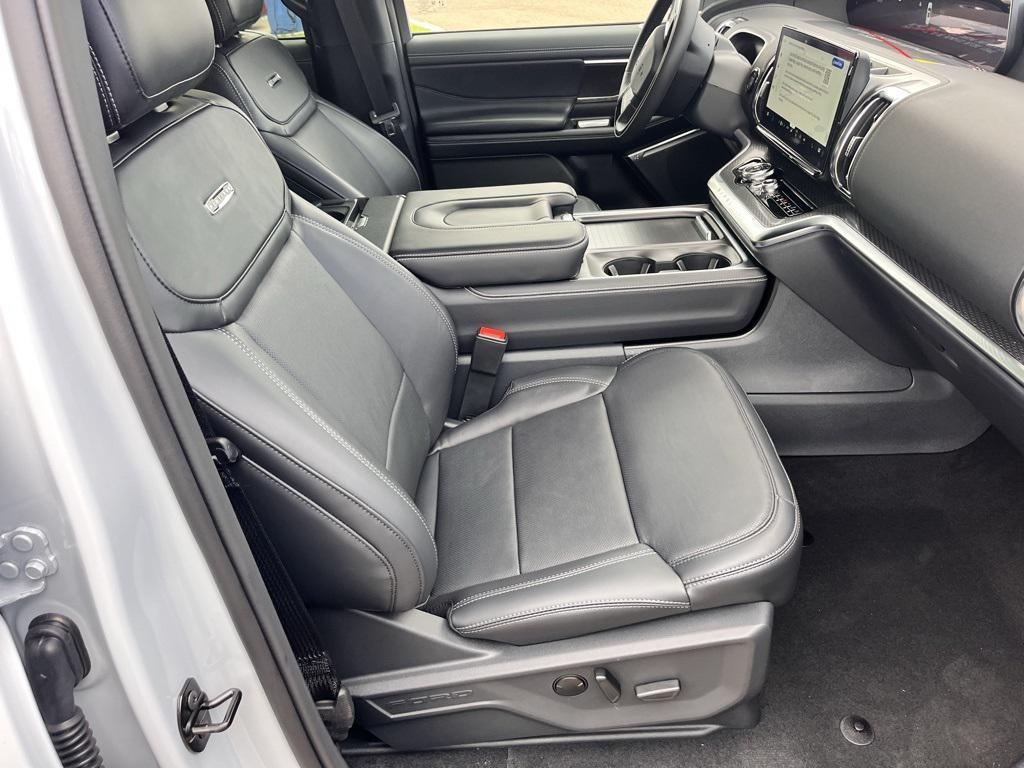 new 2025 Ford Expedition car, priced at $84,730