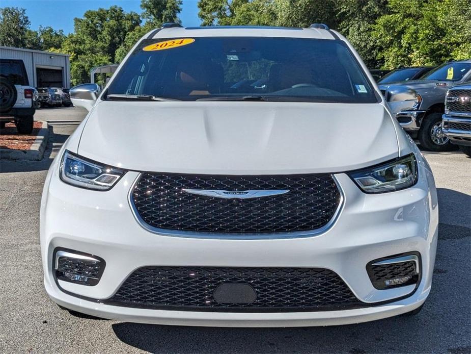 new 2024 Chrysler Pacifica car, priced at $50,685