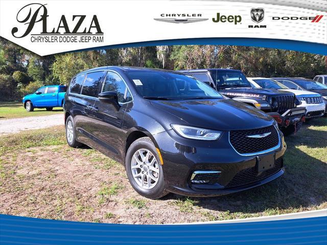 used 2023 Chrysler Pacifica car, priced at $24,991