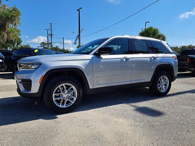 new 2024 Jeep Grand Cherokee car, priced at $37,198