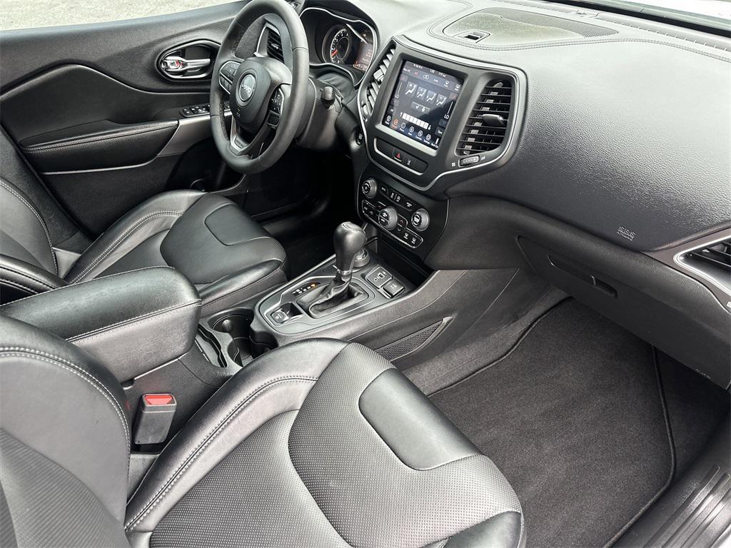 used 2022 Jeep Cherokee car, priced at $27,991