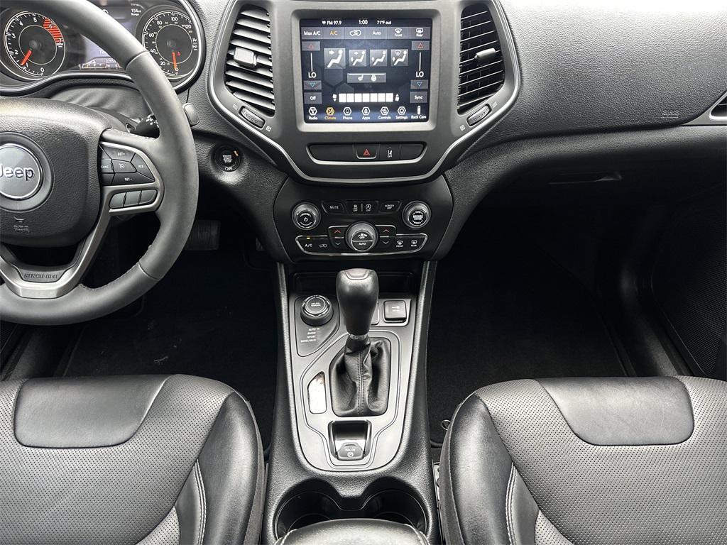 used 2022 Jeep Cherokee car, priced at $27,991